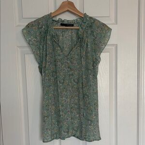 Harvé Benard ruffled sleeveless blouse